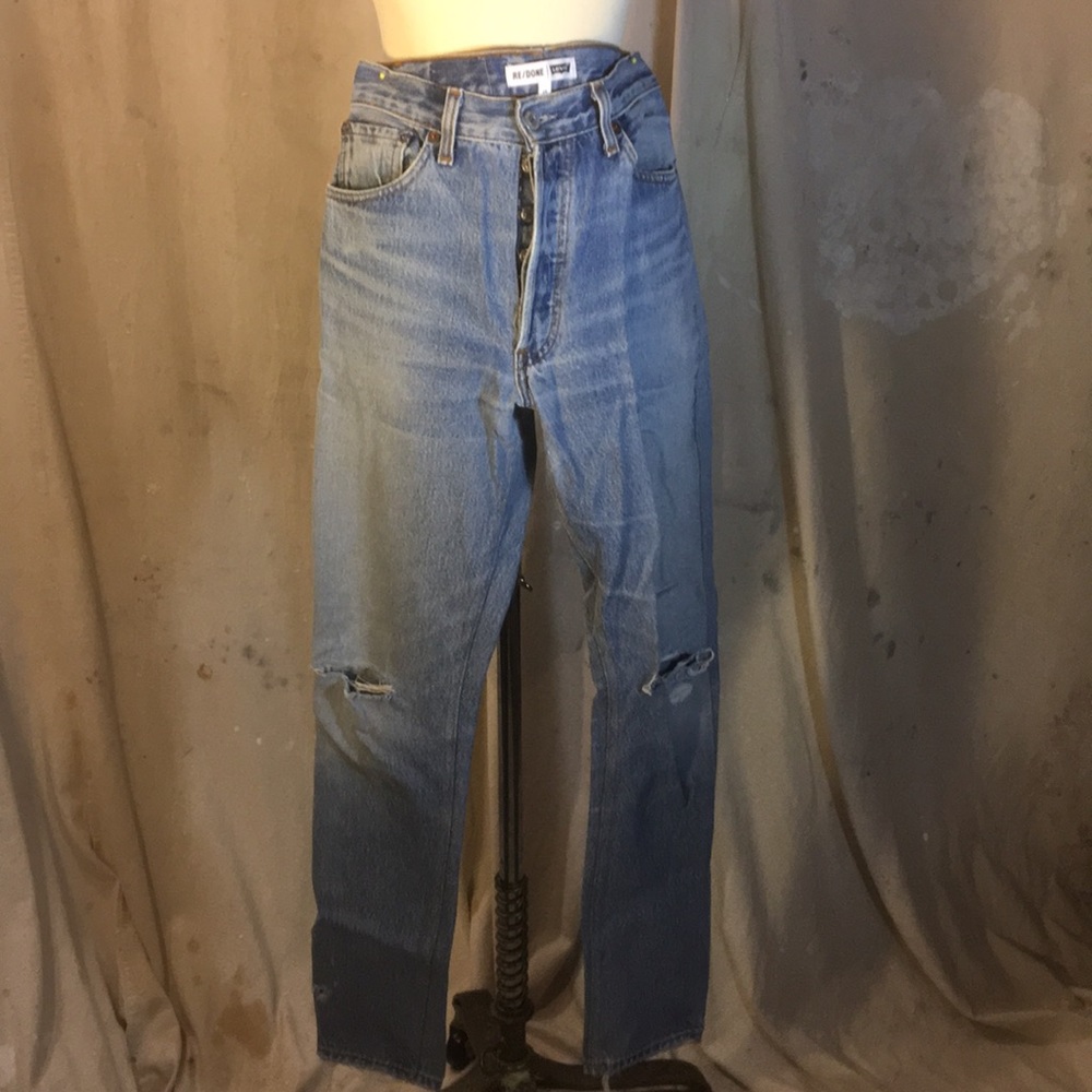Redone Levi’s knee holes ankle crop jeans